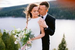 1 month of marriage: what kind of wedding, what to give