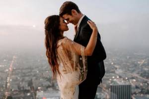 50 Amazing Poses for a Wedding Photo Shoot 26