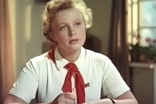 Alla Larionova in the film “Team from Our Street”