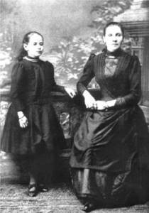 Anya with her mother Lyubov Fedorovna