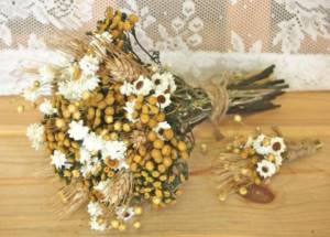 Bouquet and boutonniere in the same style