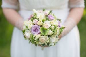 Bride&#39;s bouquet in light colors