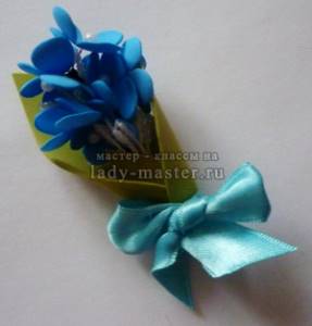 Boutonniere with foamiran flowers, photo
