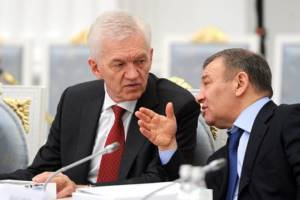 Most often, next to the name of Mikhelson, the name of Vladimir Putin’s longtime friend Gennady Timchenko (left), who since 2008 entered into the capital of Novatek with 13.13%, subsequently increasing it to the current 23.5%, is mentioned.