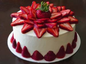 Strawberry flower on a cake