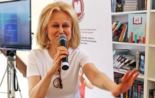 'Дарья Донцова на фестивале 