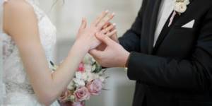 The long-standing ritual of exchanging rings is still present today.