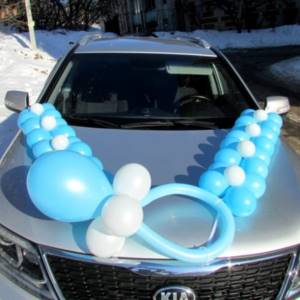 car decor with inflatable balloons