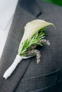 boutonnieres for wedding witnesses