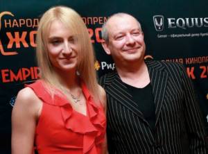 Дмитрий Марьянов с подругой. Фото: GLOBAL LOOK press