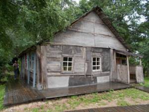 The house in the village of Berezino, where Sergei Dovlatov lived. wikimedia 