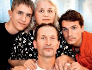 Fedor Dobronravov with his wife Irina and sons Viktor and Ivan