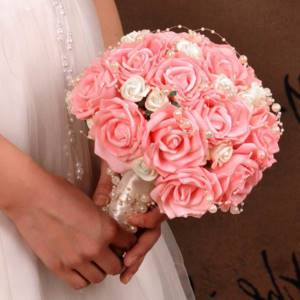 Формы свадебных букетов из роз