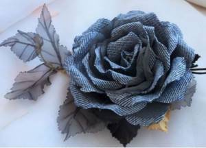 Photos of flowers made from fabric with your own hands