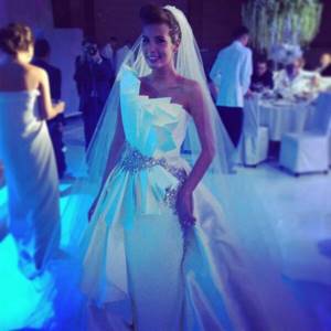 Photo of Keti Topuria in a wedding dress