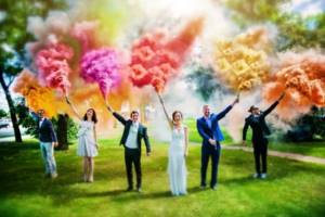 Wedding photo shoot with colored smoke