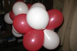 DIY balloon garland