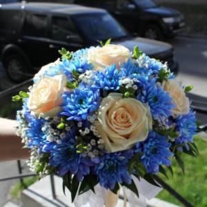 Blue bouquet with chrysanthemums