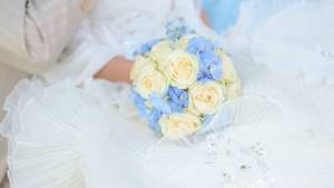 Blue bouquet with roses