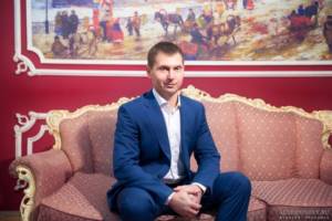 Griboyedovsky registry office photo - portrait of the groom