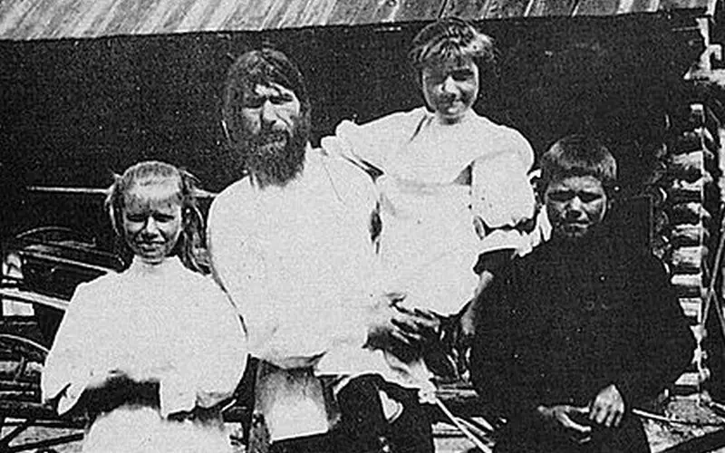 Grigory Rasputin with children