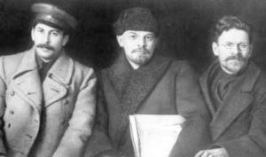 Иосиф Сталин, Владимир Ленин и Михаил Калинин во время VIII съезда партии, март 1919 года