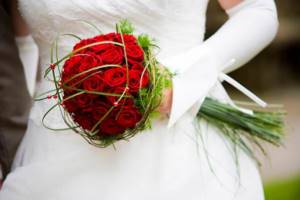 How to choose a bridal bouquet of roses