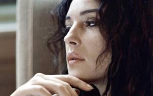 what-makeup-does-monica-bellucci-prefer