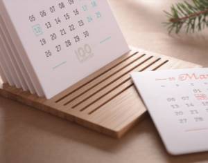 Calendar on a wooden stand 2021.