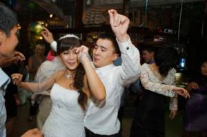 Kazakh wedding features