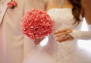 coral wedding bouquet