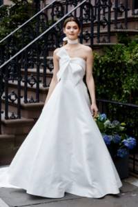 Красивейшие свадебные платья 2021-2022 года - фото новинки, обзор трендовый моделей