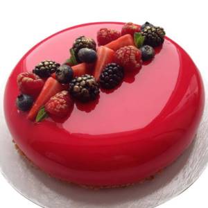 red mirror wedding cake
