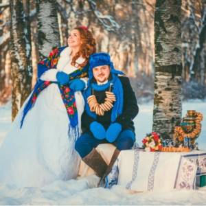 colorful winter wedding clothes