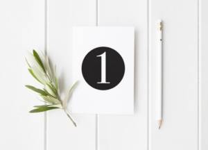 Laconic black and white table numbers from Doodlelove • 12 convenient free templates for table numbering • Meelo. Blog about wedding printing 