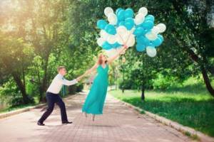 love story with balloons