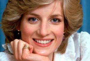 Lady Di (Princess Diana) wearing a Cartier ring