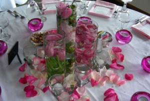 Rose petals in wedding table decoration