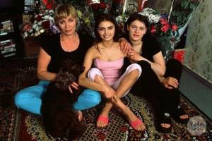 Lyubov Mikhailovna with Alina and Leysana