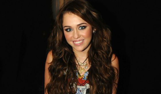 Miley Cyrus circa 2009