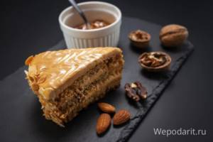 honey cake with different nuts