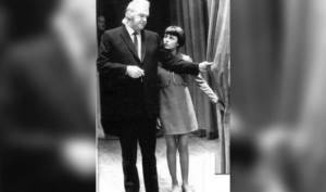 Mireille Mathieu with the producer a day after signing the contract