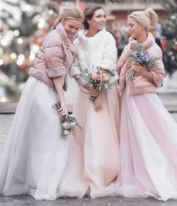 Fashionable wedding capes for the bride, current news photos