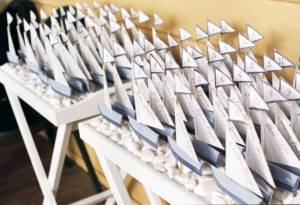 sea ​​wedding, place cards in the form of boats