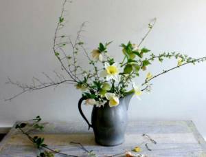 The photo shows - Floristry for beginners, fig. Linear style 