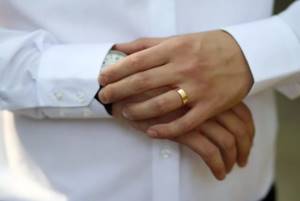 на какой руке носят обручальное кольцо вдовы