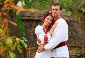 National dresses of the bride and groom in Ukraine