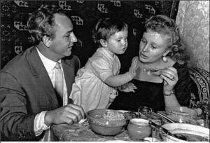 Nikolai Rybnikov with his wife and daughter