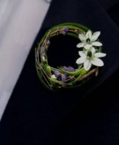 does the groom need a boutonniere?