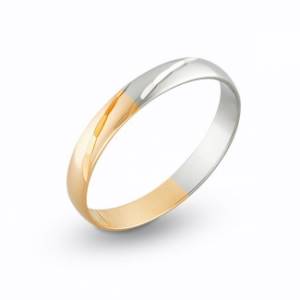 Wedding ring made of two types of gold with a diamond cut